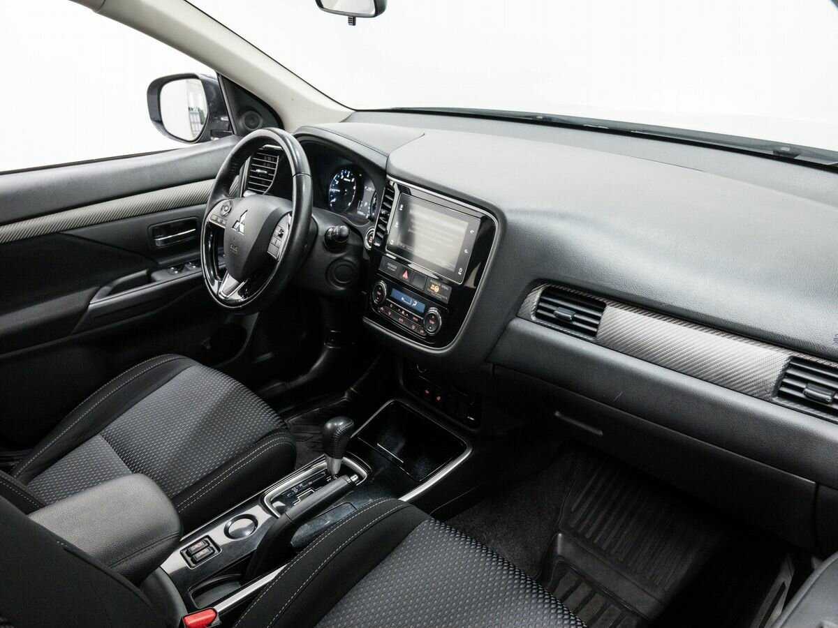 Mitsubishi Outlander, 2018 - 179 363 км. | Фото №8