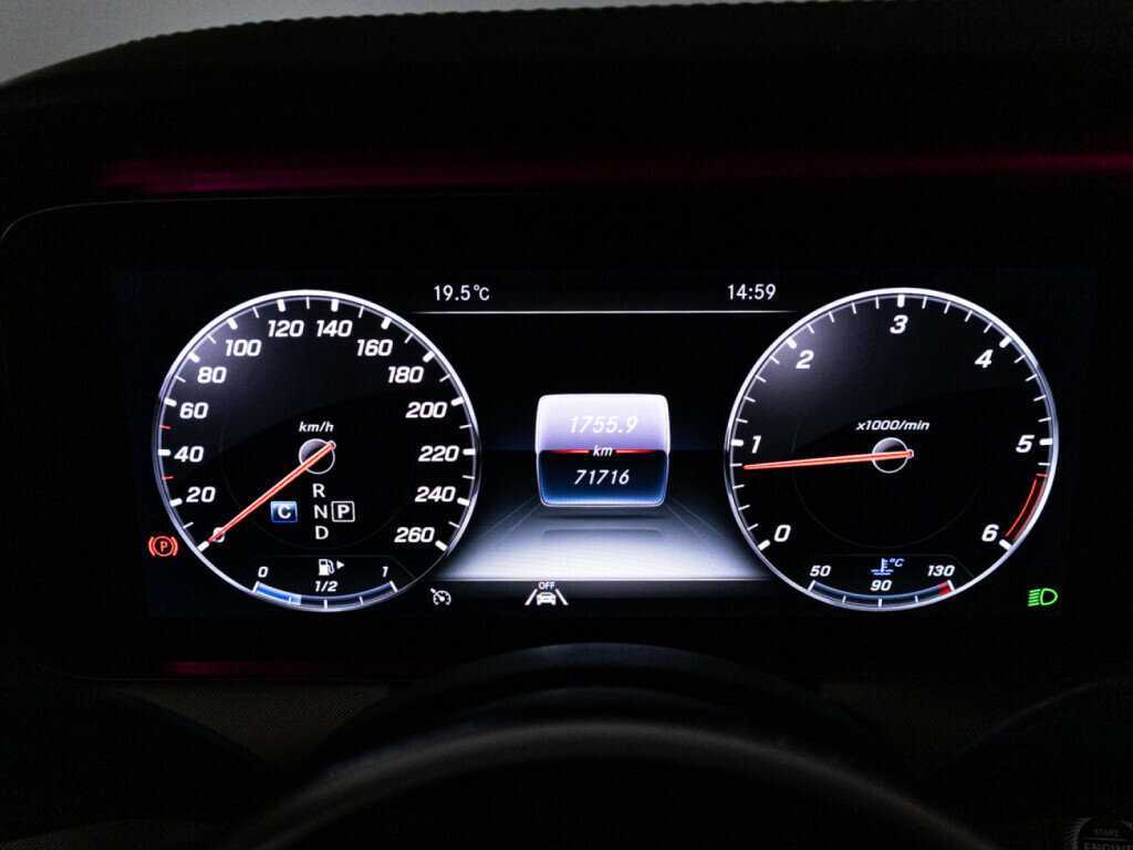 Mercedes-Benz E-Класс 220 d, 2020 Фото №12