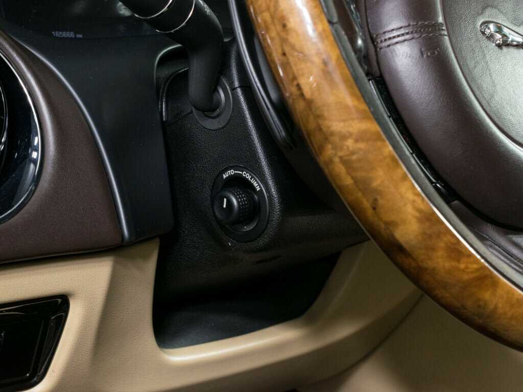 Jaguar XJ, 2010 Фото №16