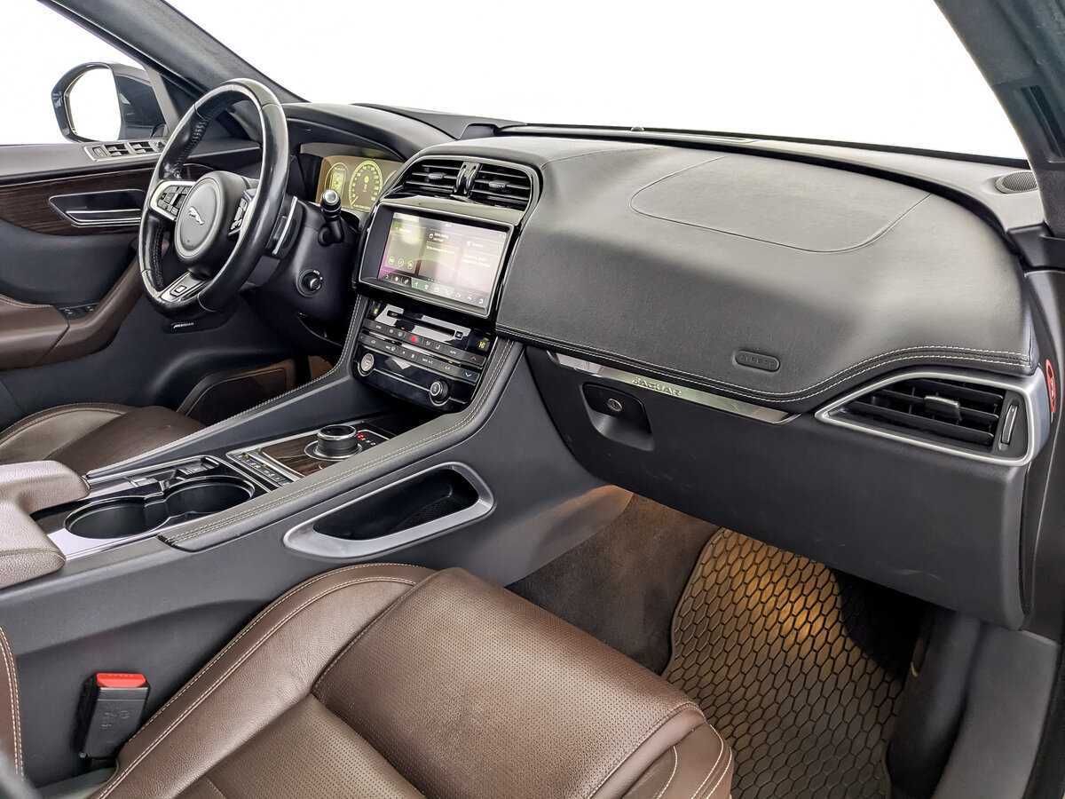 Jaguar F-Pace, 2016 Фото №11