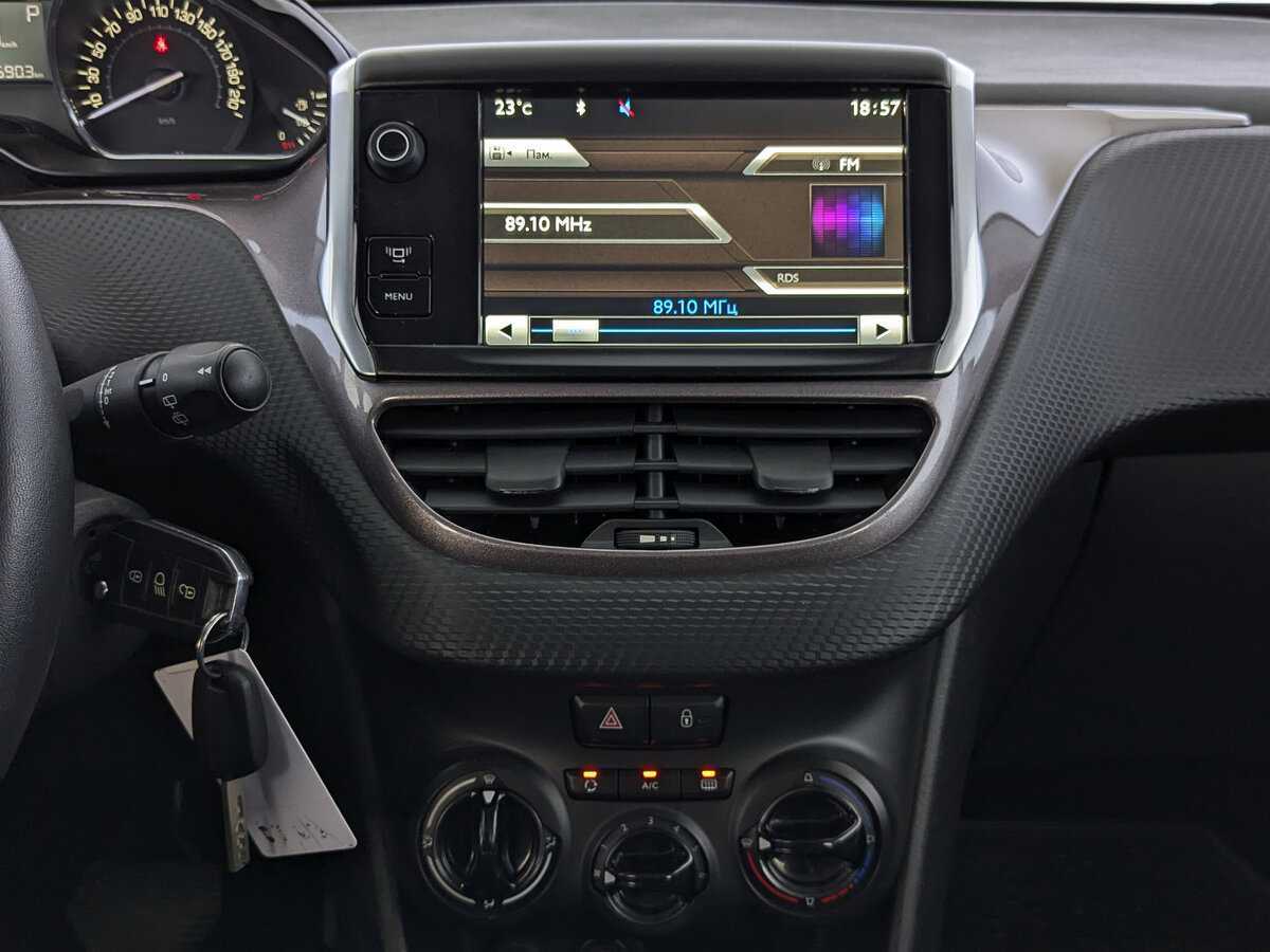 Peugeot 2008, 2014 Фото №17