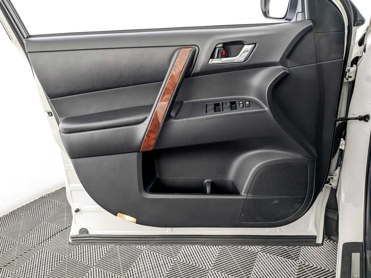 Toyota Highlander, 2011 Фото №19