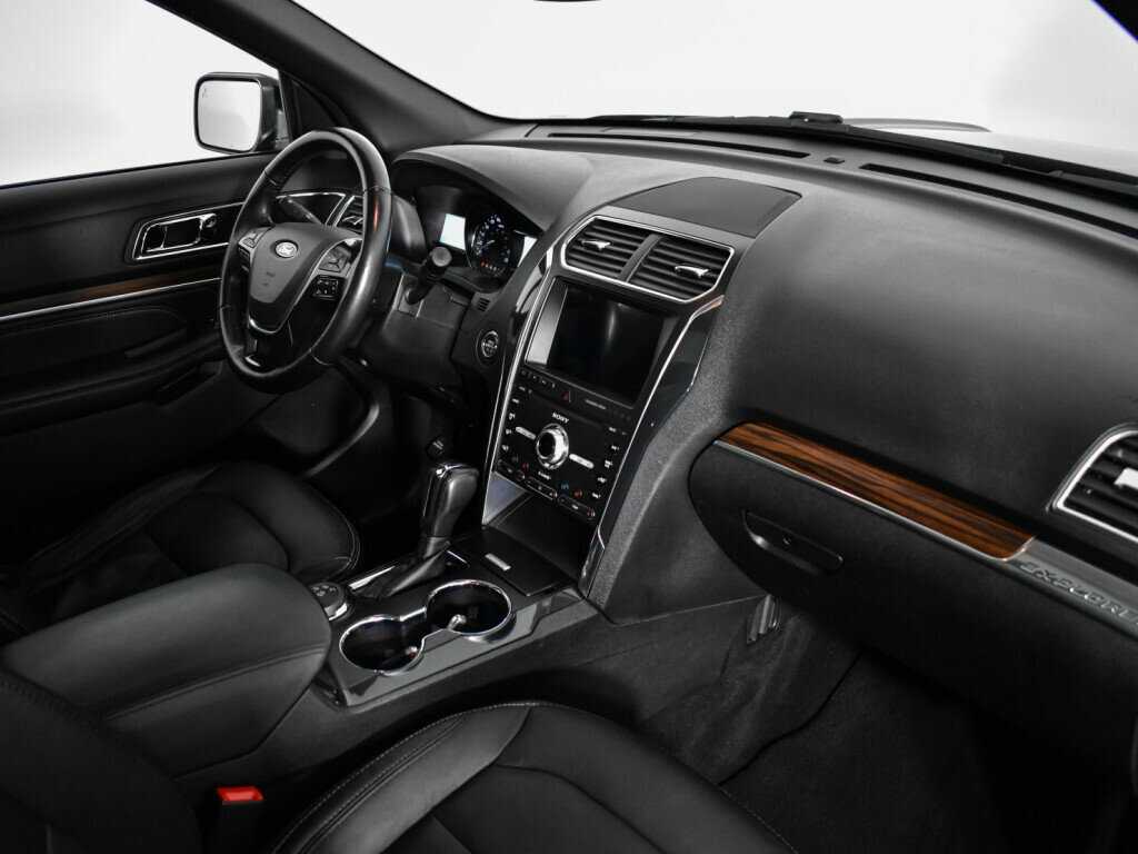 Ford Explorer, 2019 Фото №12