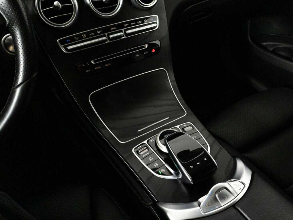 Mercedes-Benz GLC 300, 2017 Фото №20