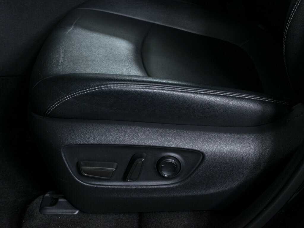 Toyota RAV4, 2021 Фото №17