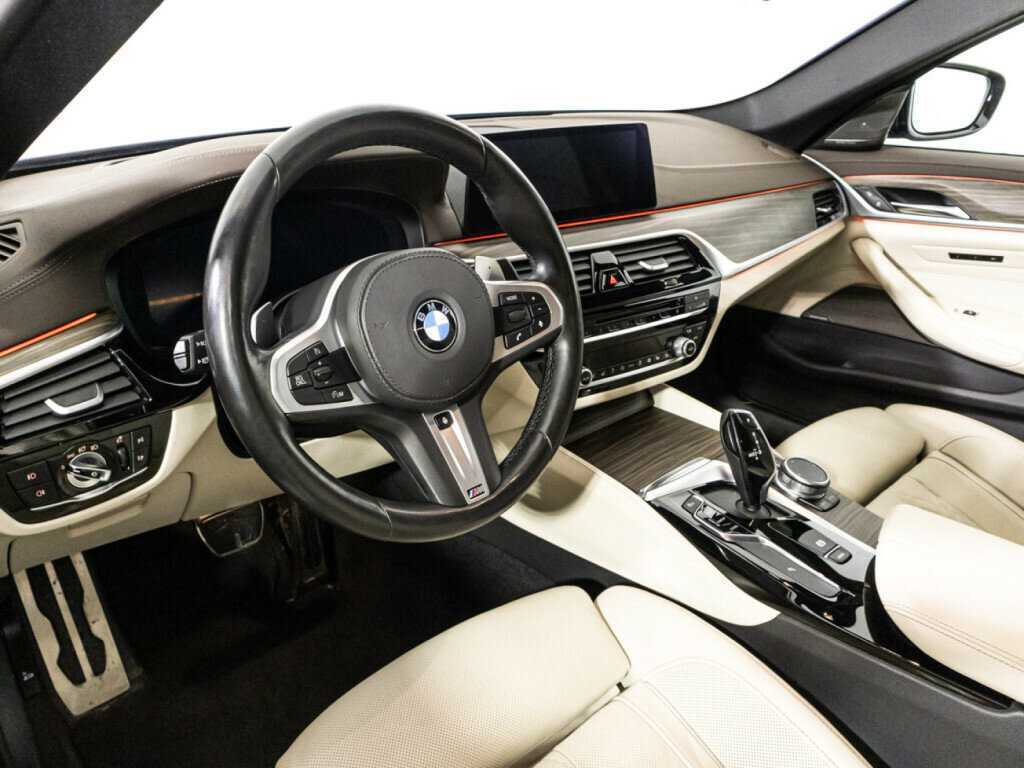 BMW 5 серии 530d xDrive, 2019 Фото №11