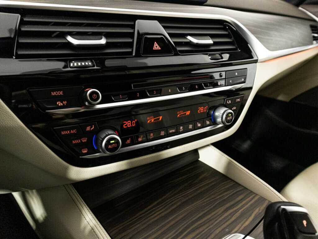 BMW 5 серии 530d xDrive, 2019 Фото №23