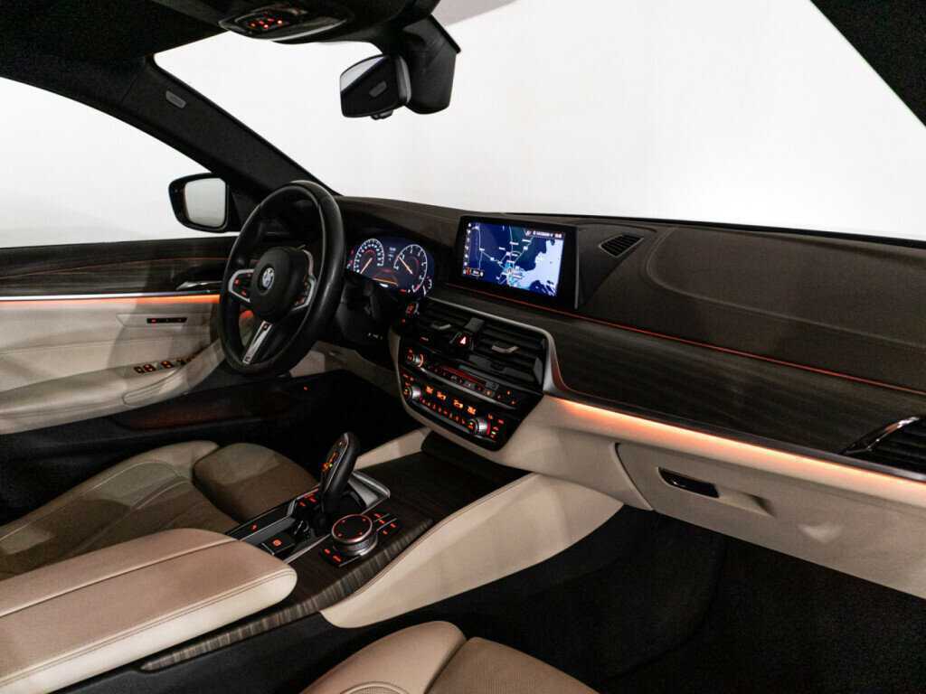 BMW 5 серии 530d xDrive, 2019 Фото №24