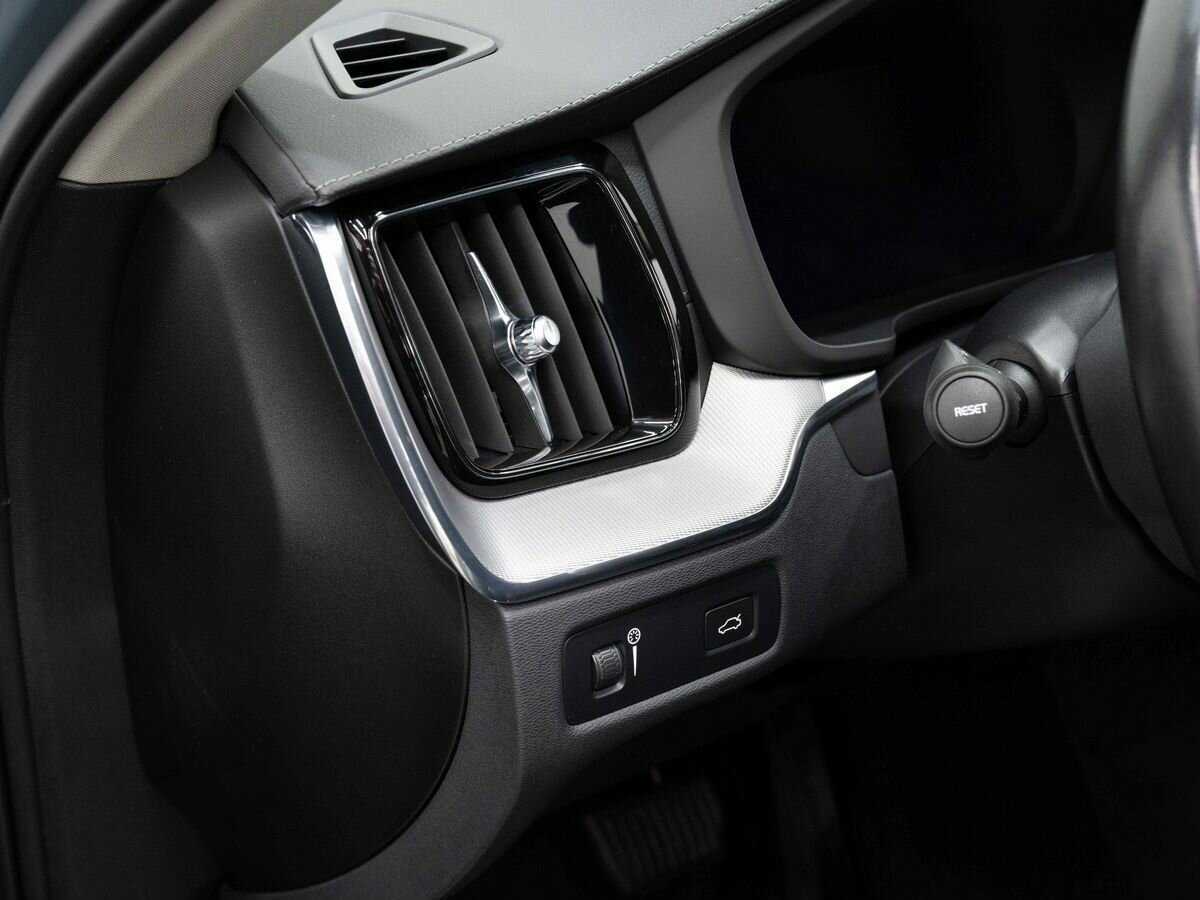 Volvo XC60, 2021 Фото №25