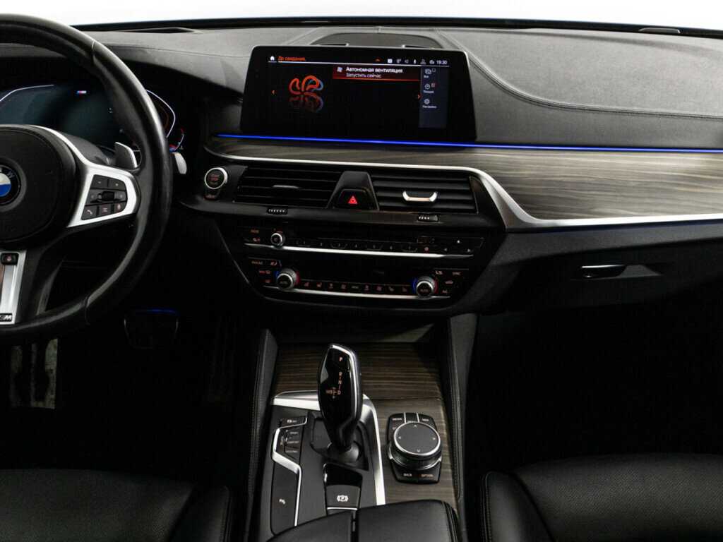BMW 5 серии 530d xDrive, 2019 Фото №14