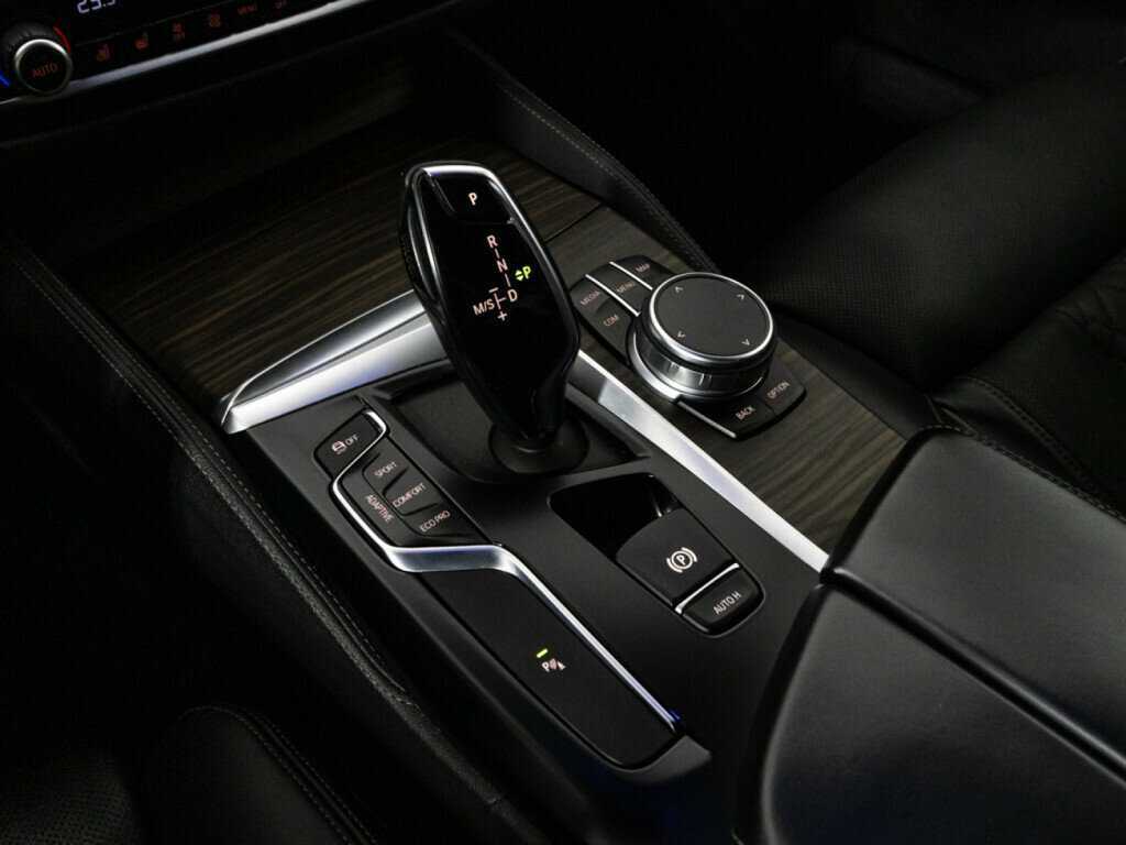 BMW 5 серии 530d xDrive, 2019 Фото №23