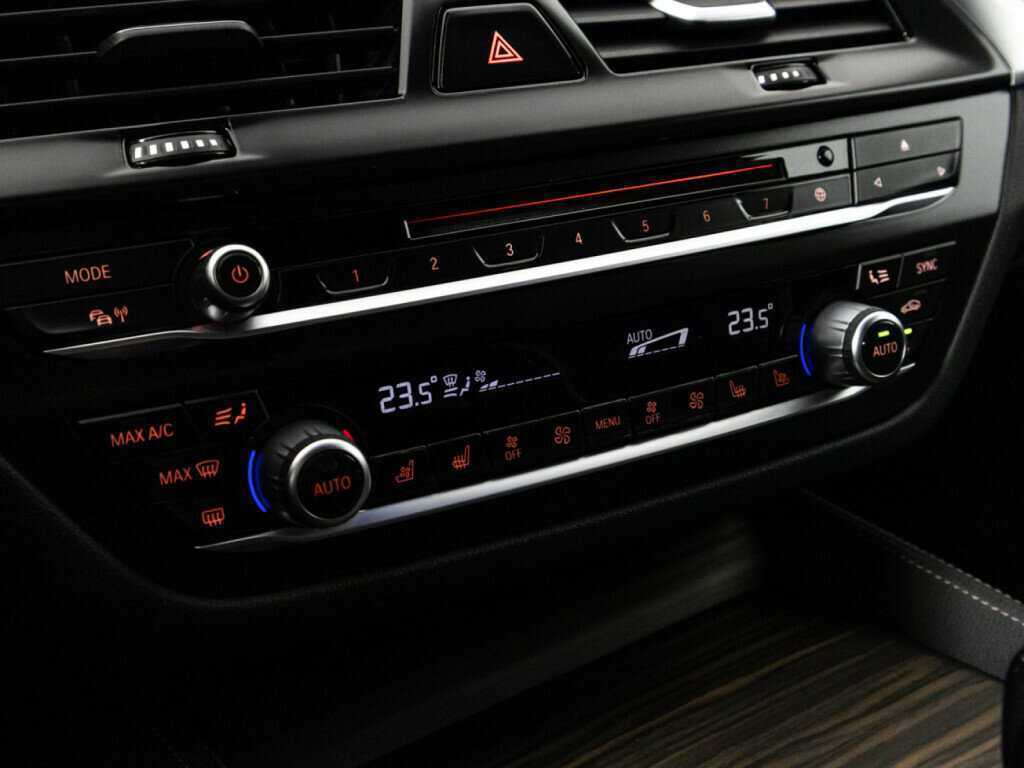 BMW 5 серии 530d xDrive, 2019 Фото №25