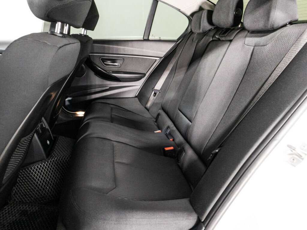 BMW 3 серии 320i, 2016 Фото №10