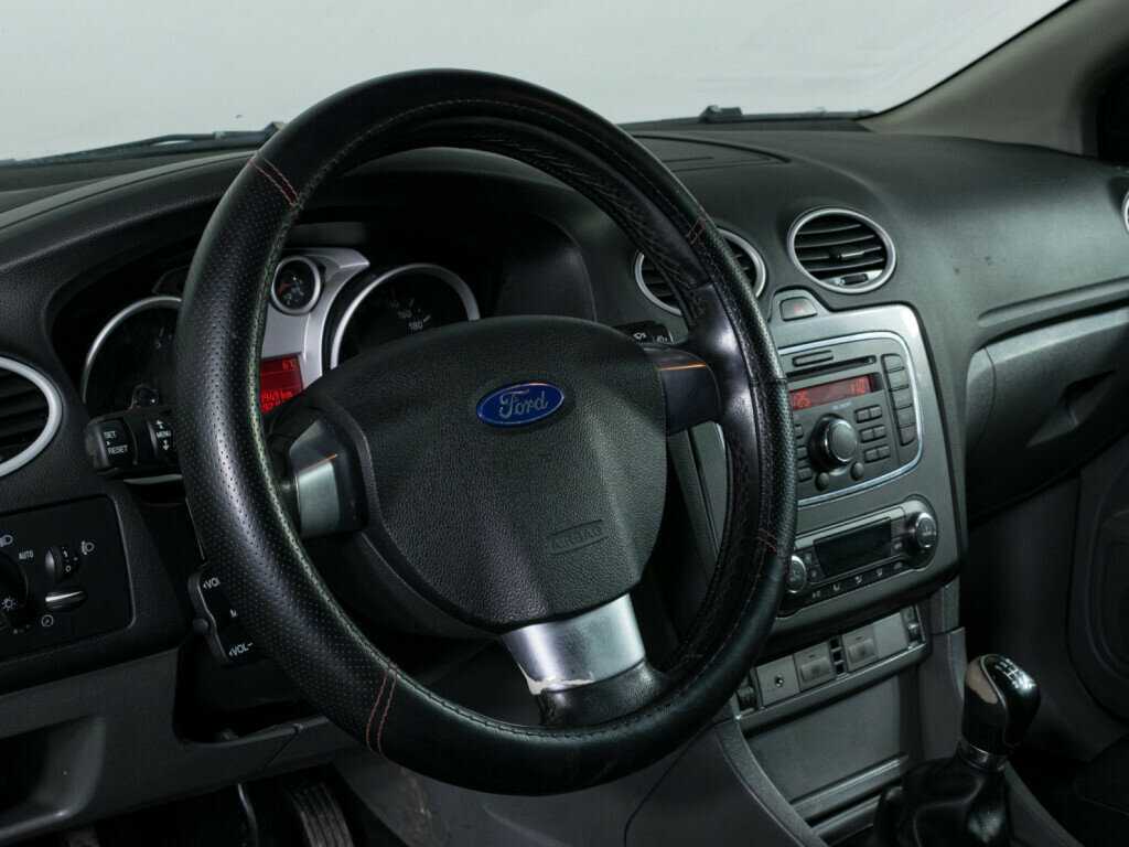 Ford Focus, 2010 Фото №11
