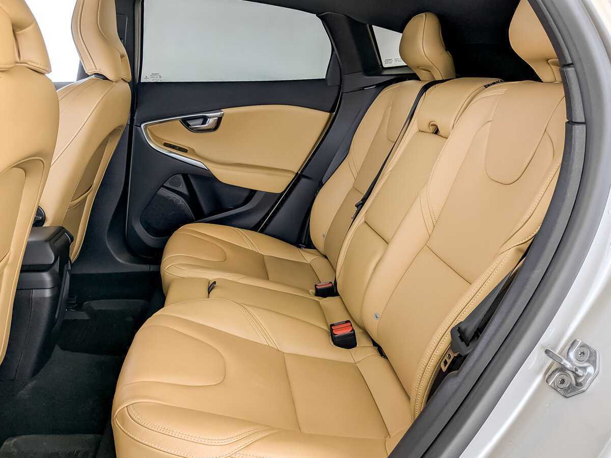 Volvo V40, 2018 Фото №12