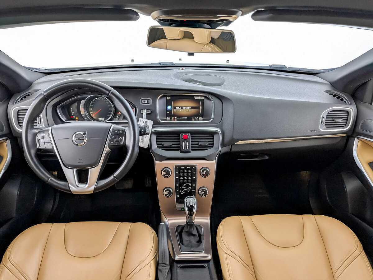 Volvo V40, 2018 Фото №14