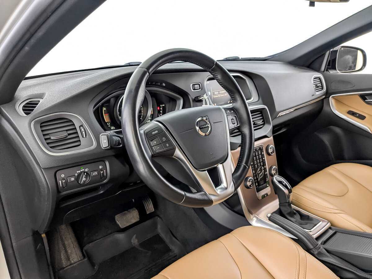 Volvo V40, 2018 Фото №16