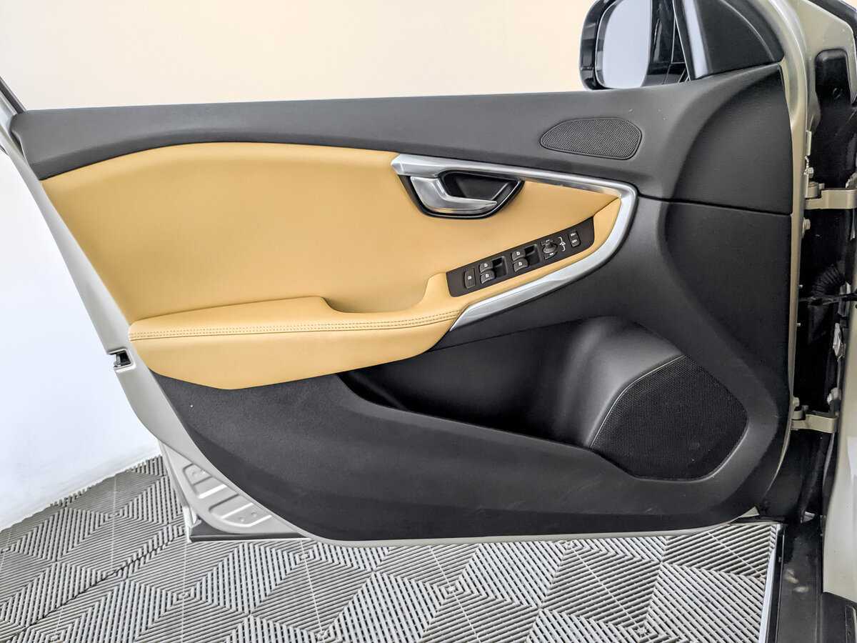 Volvo V40, 2018 Фото №19