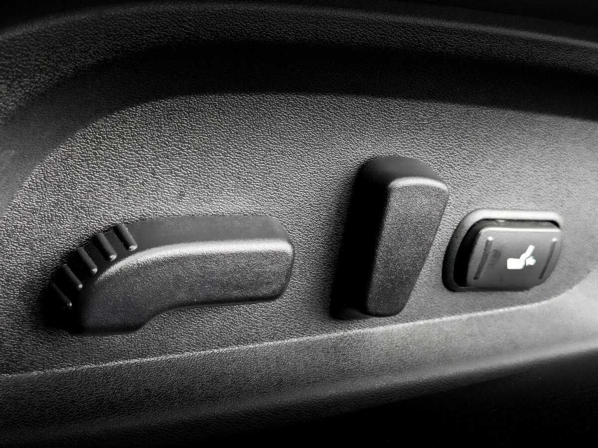 Infiniti Q60, 2020 Фото №19