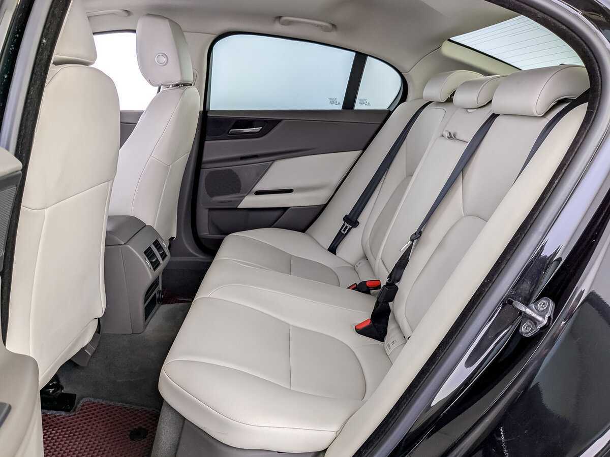 Jaguar XE, 2015 Фото №12