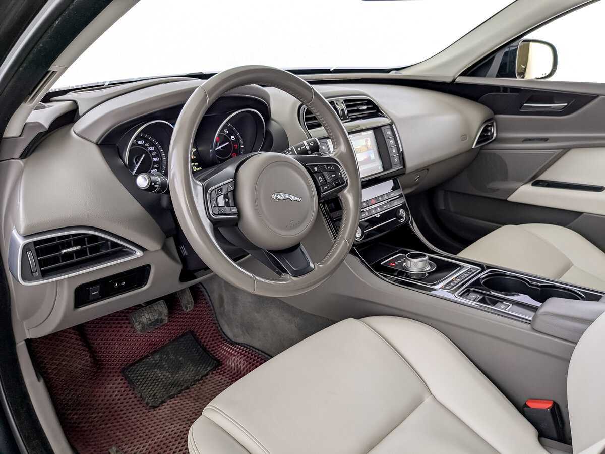 Jaguar XE, 2015 Фото №16