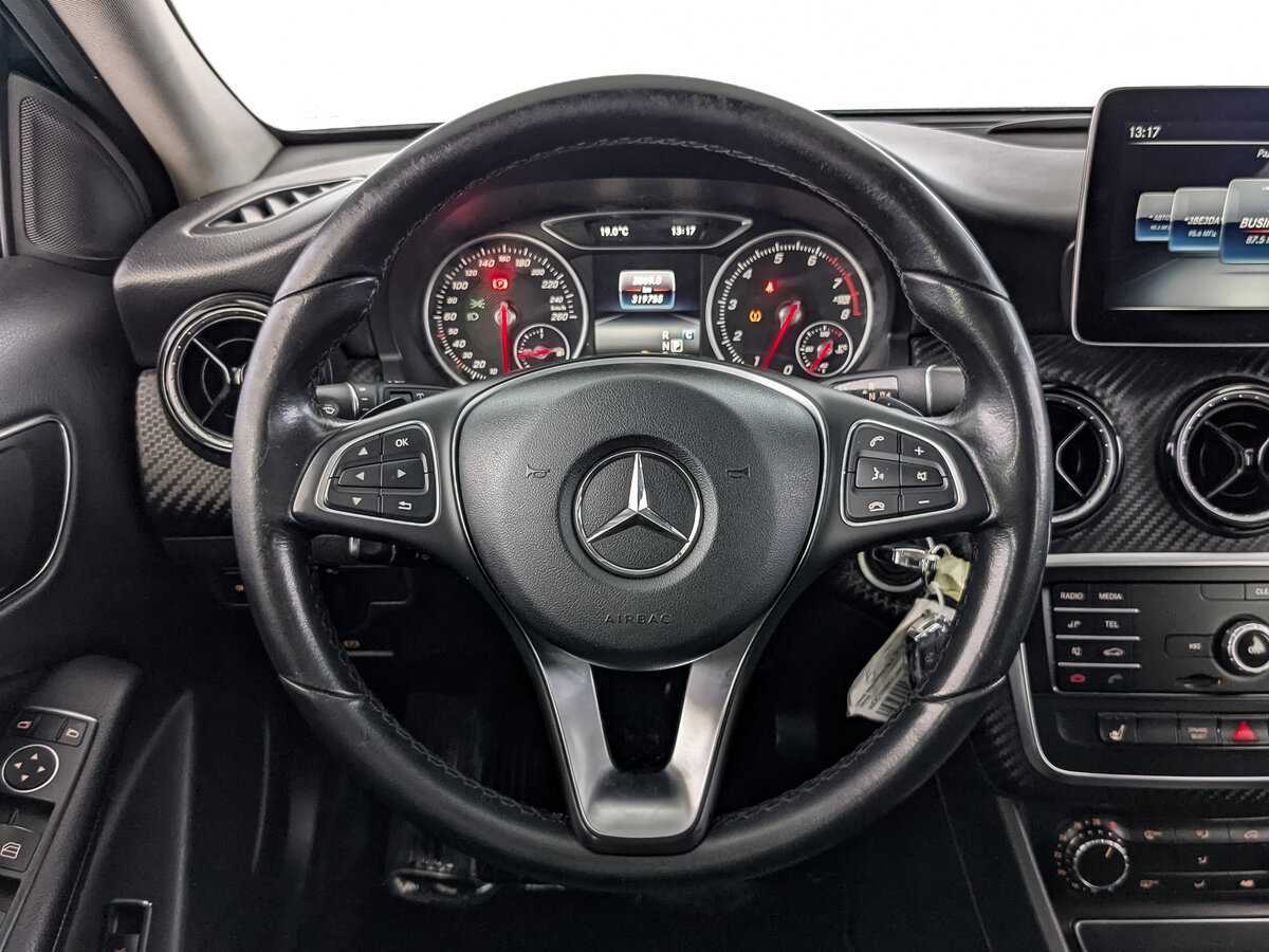 Mercedes-Benz GLA 200, 2018 Фото №22