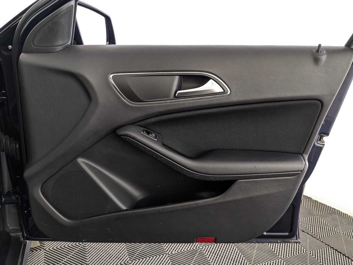 Mercedes-Benz GLA 200, 2018 Фото №25