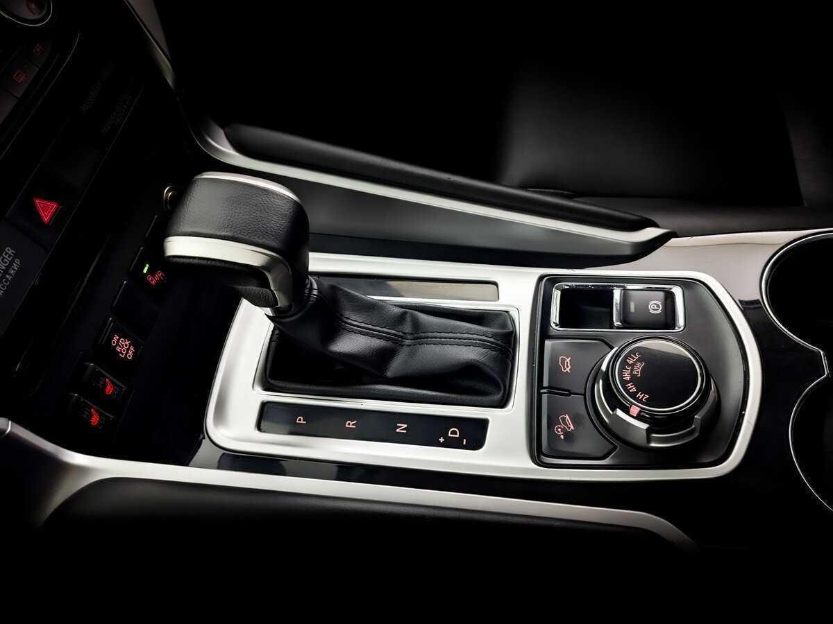 Mitsubishi Pajero Sport, 2020 Фото №25