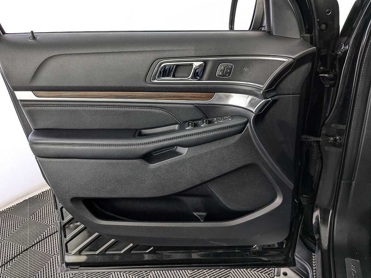 Ford Explorer, 2019 Фото №19