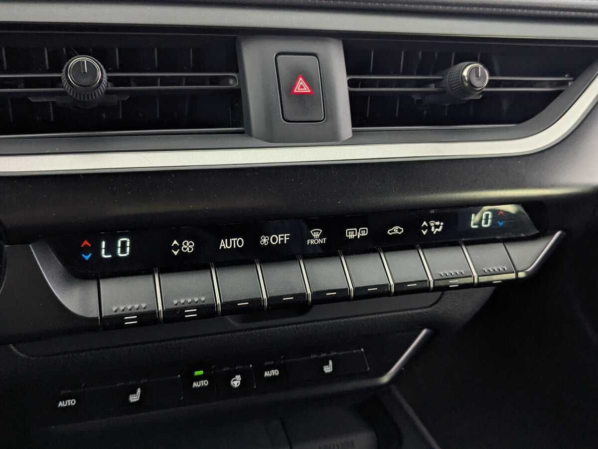 Lexus UX 200, 2020 Фото №21