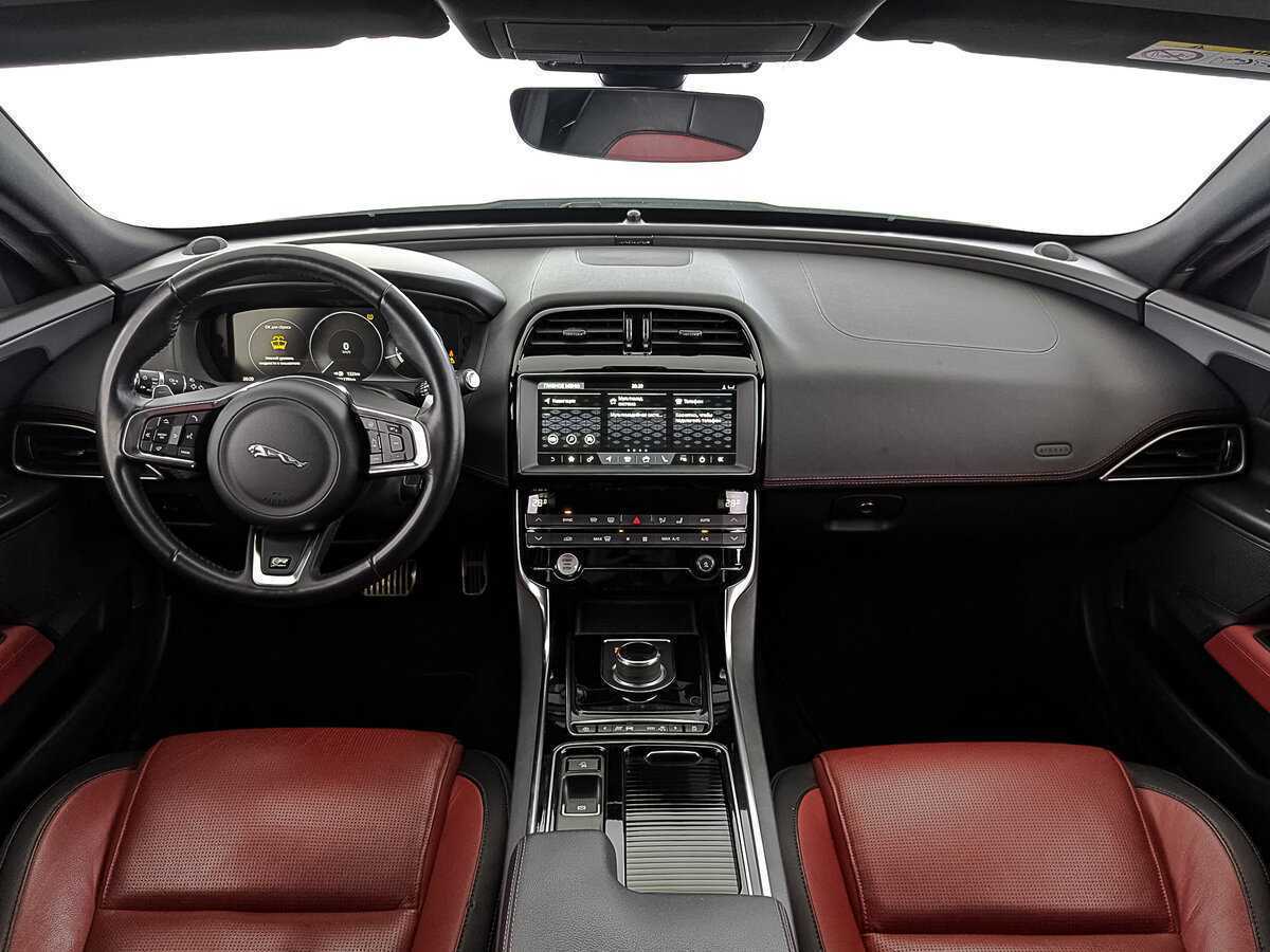 Jaguar XE, 2019 Фото №13