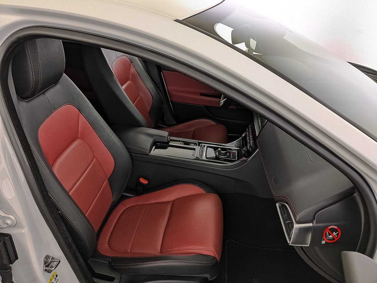Jaguar XE, 2019 Фото №23
