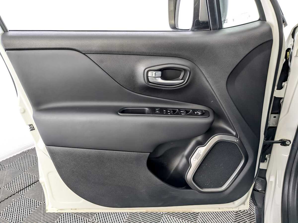 Jeep Renegade, 2019 Фото №19