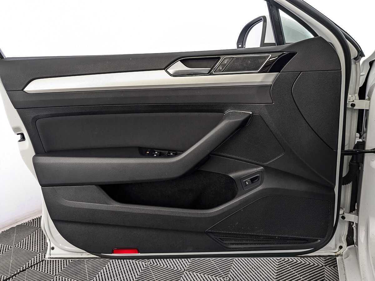 Volkswagen Passat, 2019 Фото №19