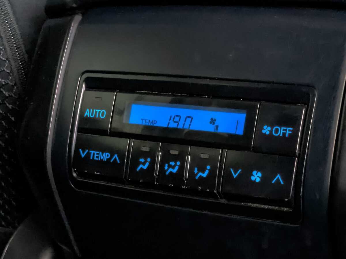 Toyota Land Cruiser Prado, 2020 Фото №28