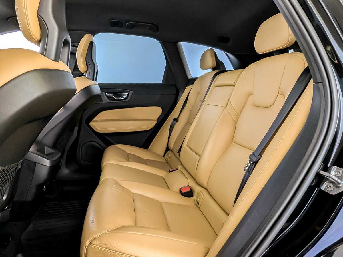 Volvo XC60, 2018 Фото №12