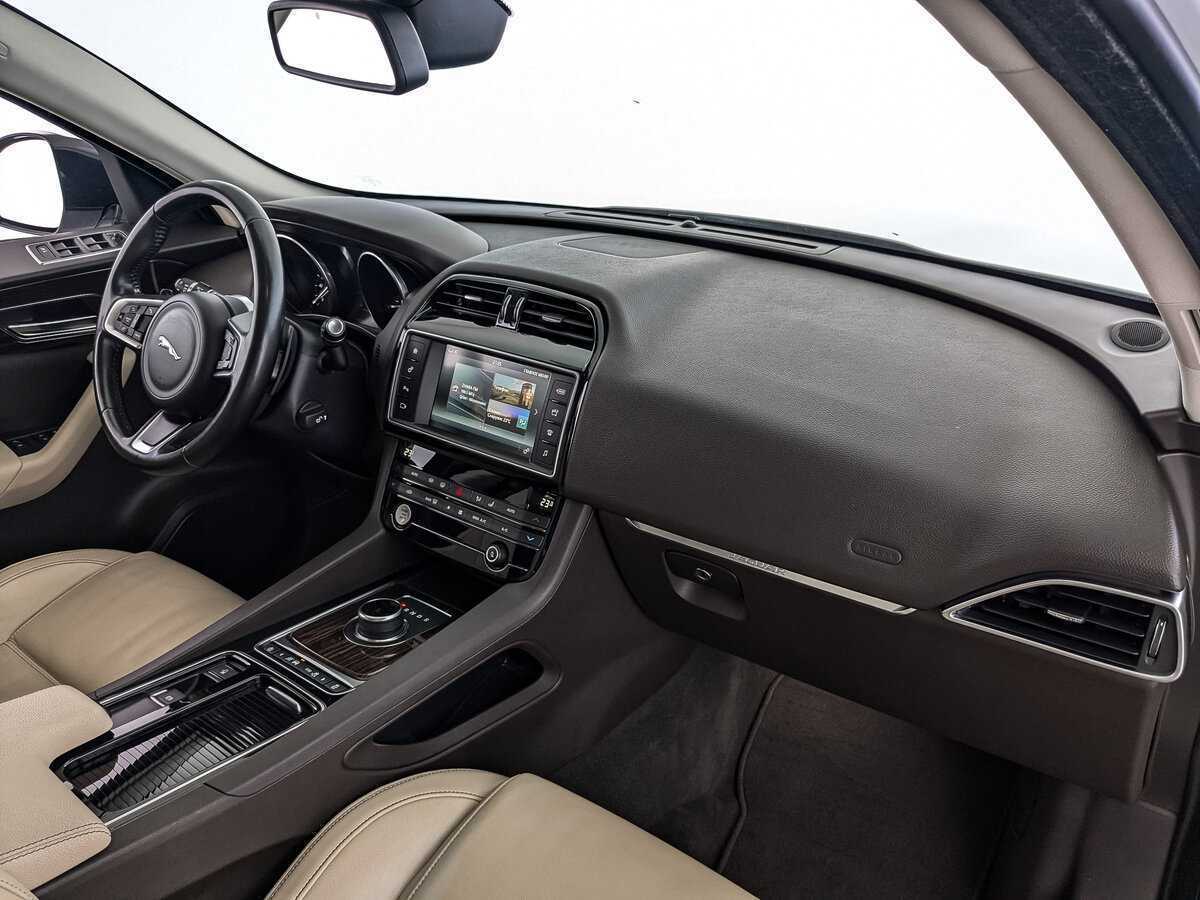 Jaguar F-Pace, 2018 Фото №13