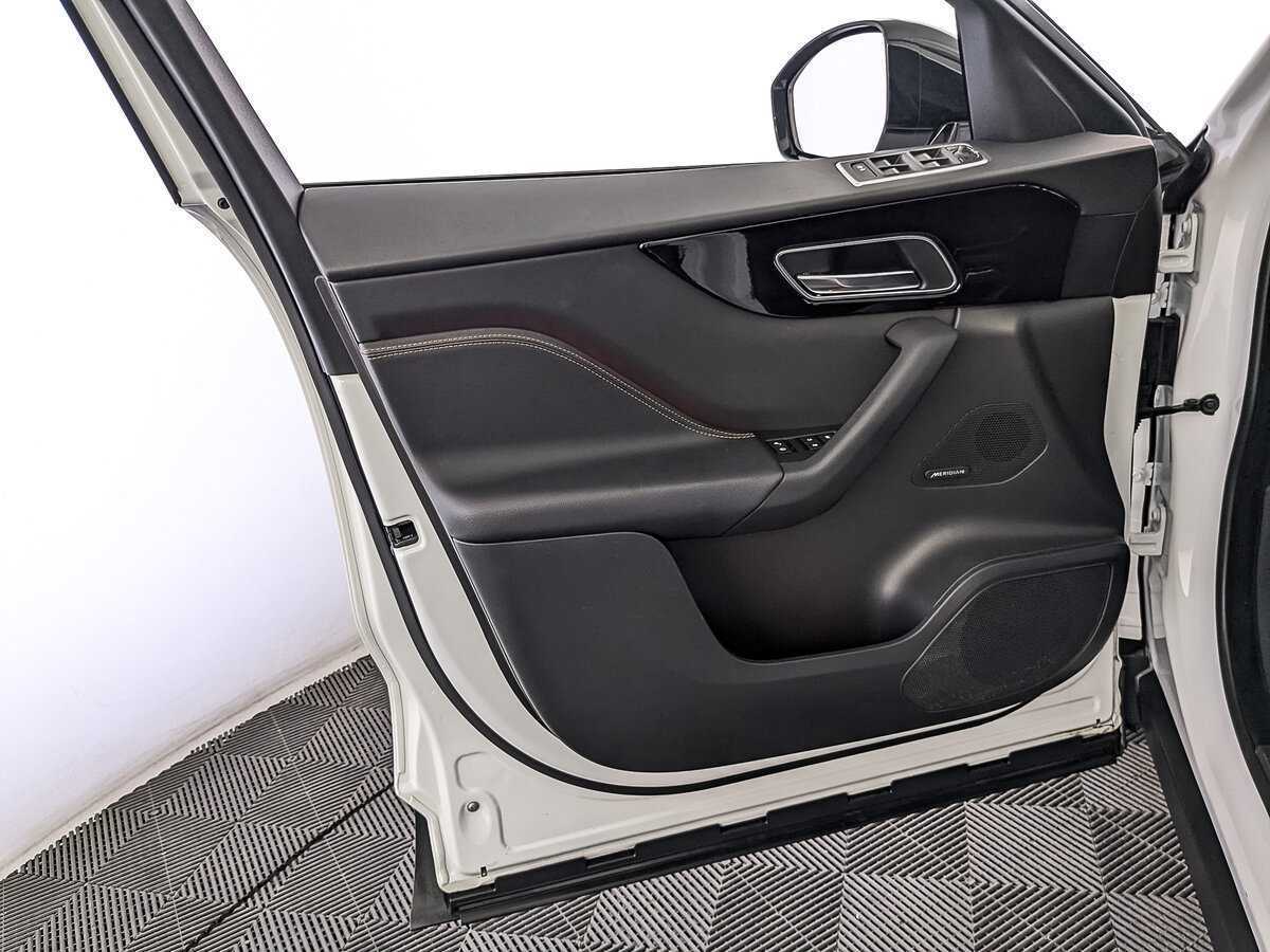 Jaguar F-Pace, 2018 Фото №19