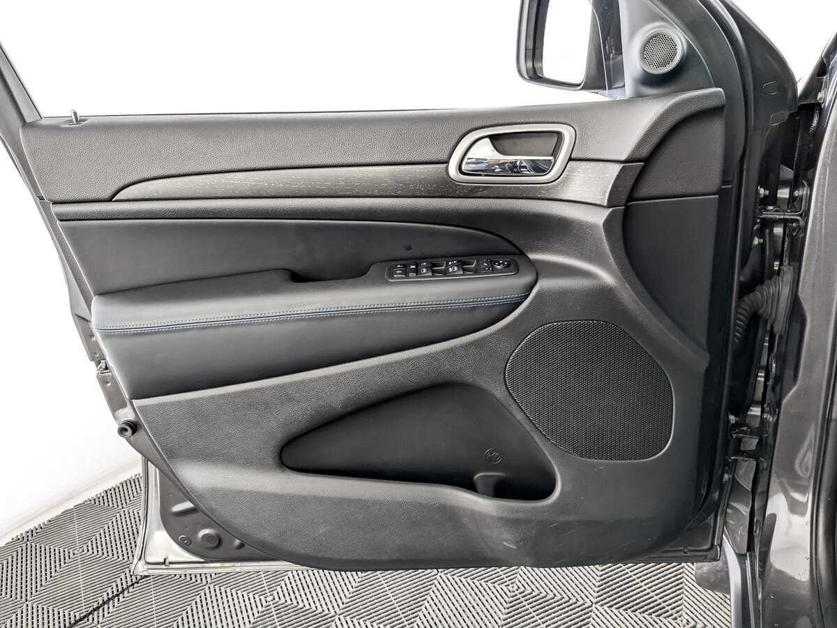 Jeep Grand Cherokee, 2018 Фото №18