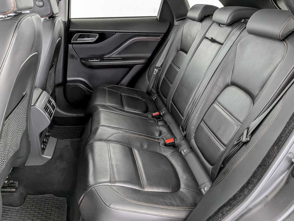 Jaguar F-Pace, 2017 Фото №12
