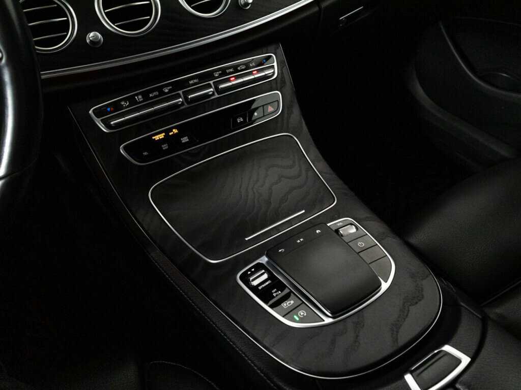 Mercedes-Benz E-Класс 220 d, 2020 Фото №16