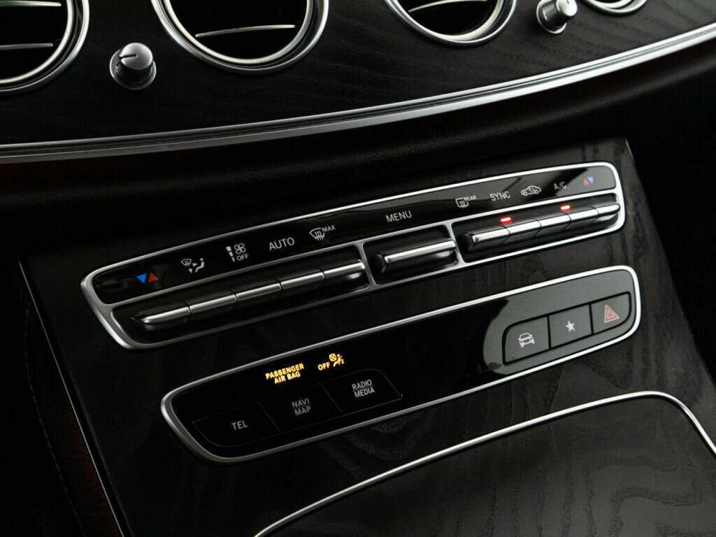 Mercedes-Benz E-Класс 220 d, 2020 Фото №17