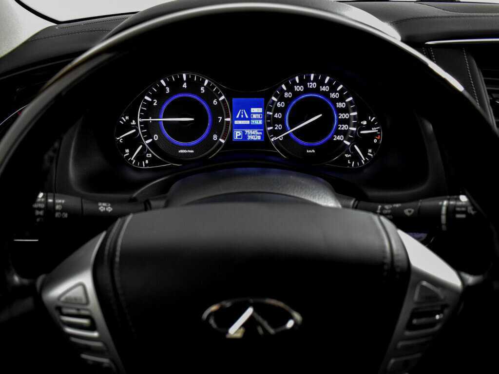 Infiniti QX80, 2018 Фото №21