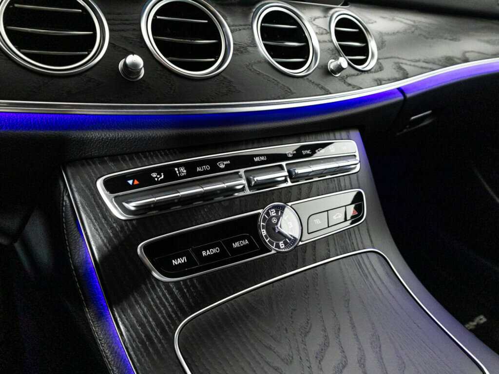 Mercedes-Benz E-Класс 200, 2019 Фото №18