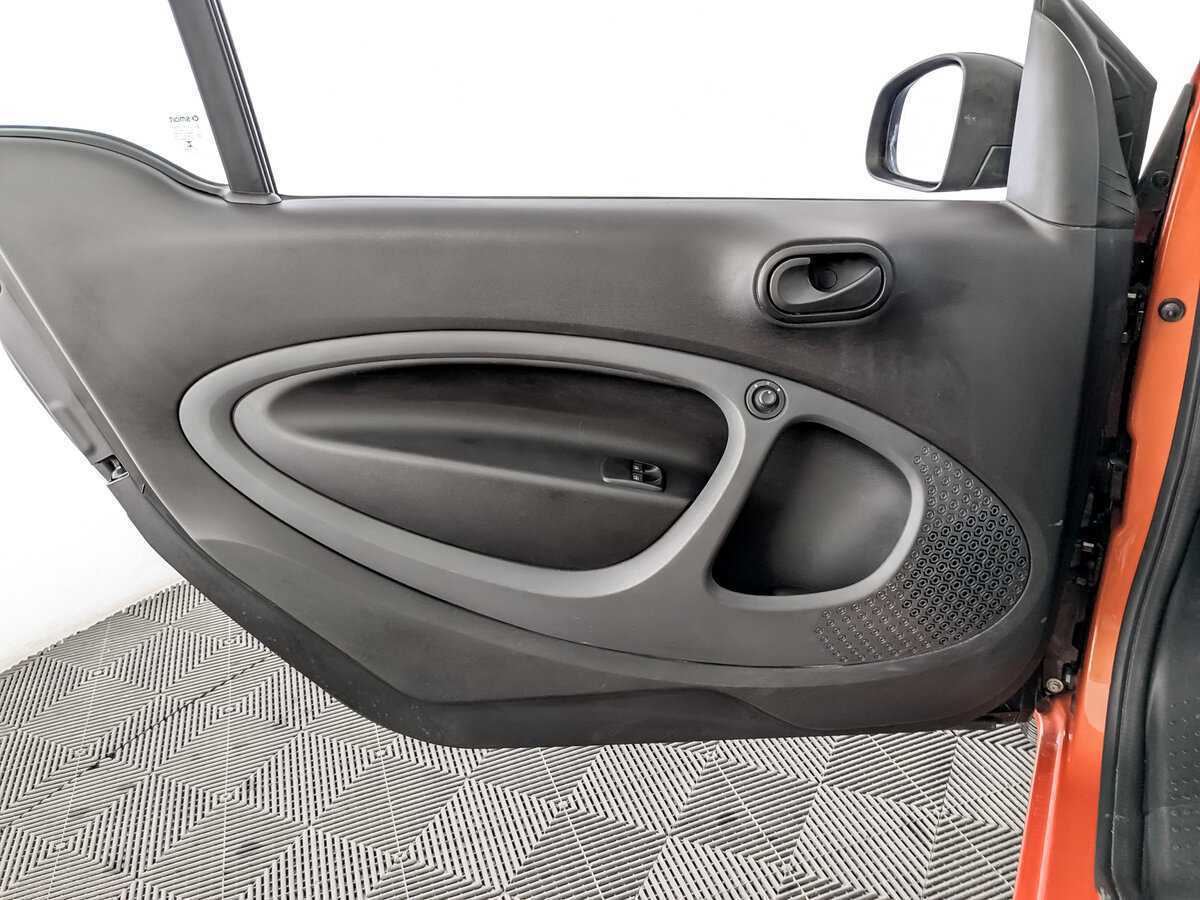 Smart Fortwo, 2018 Фото №18