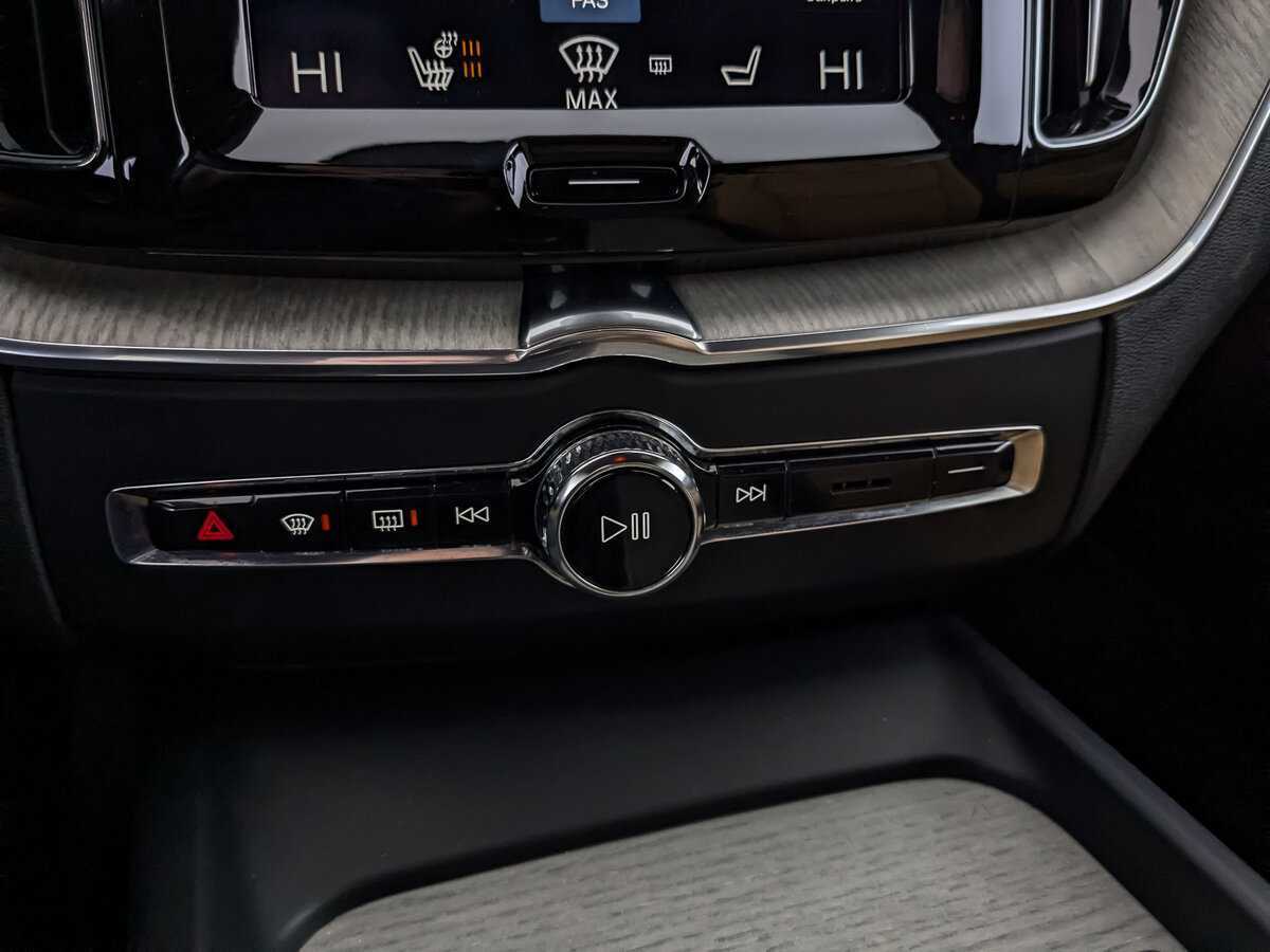 Volvo XC60, 2018 Фото №18