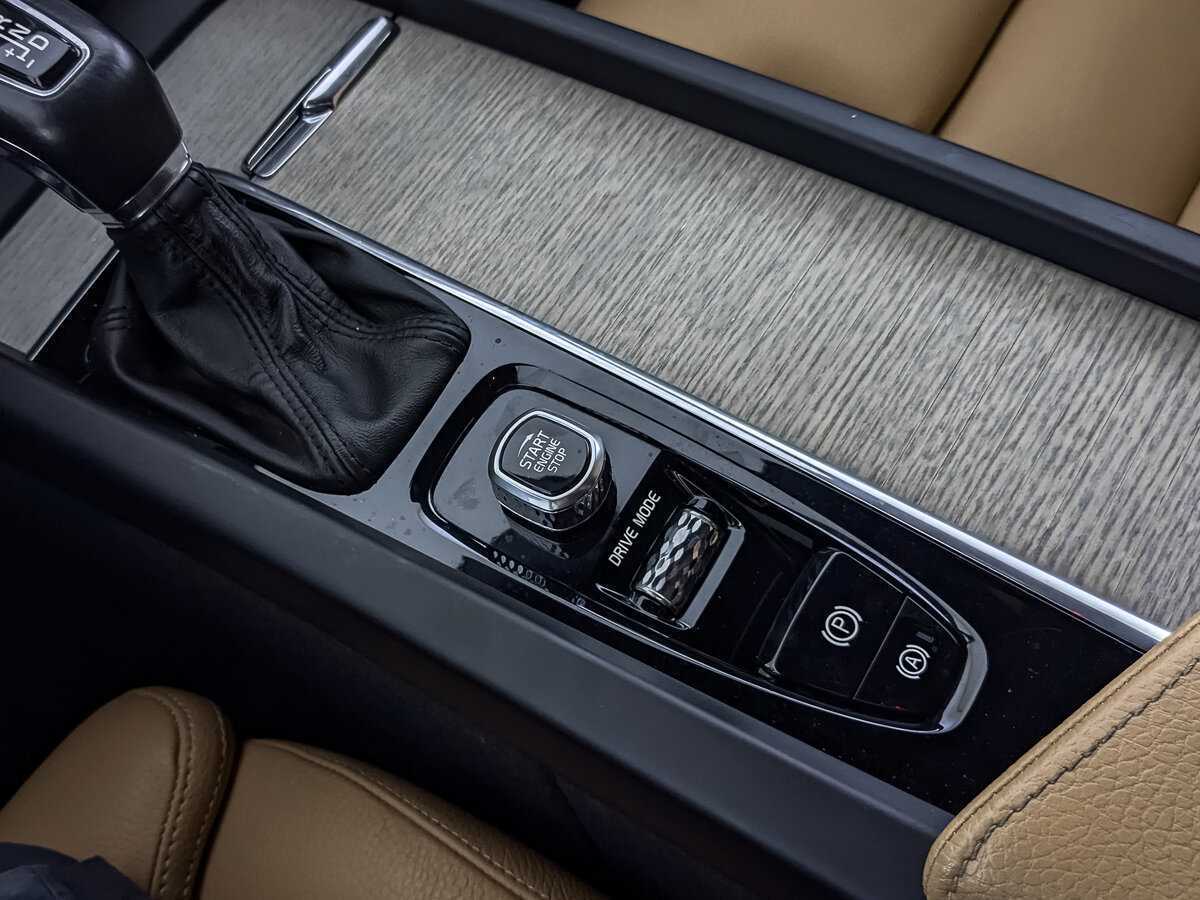 Volvo XC60, 2018 Фото №25