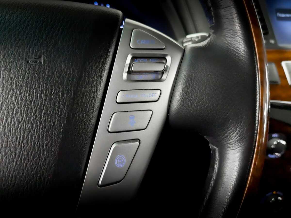 Infiniti QX80, 2017 Фото №27