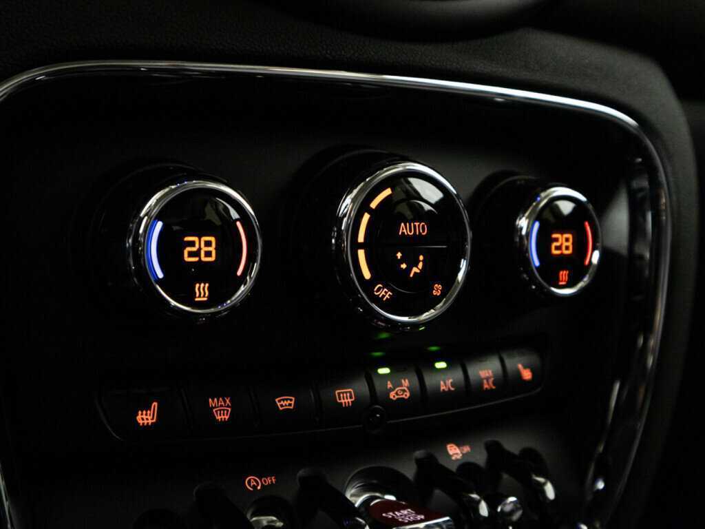 Mini Clubman Cooper, 2020 Фото №16