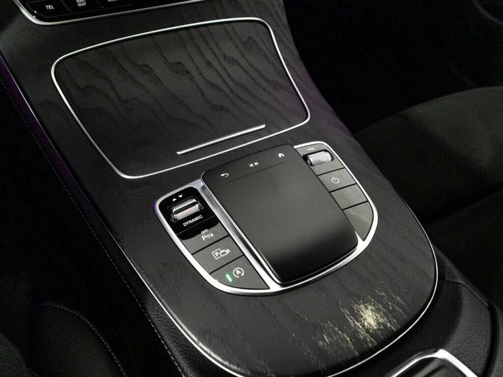 Mercedes-Benz E-Класс 200, 2020 Фото №18